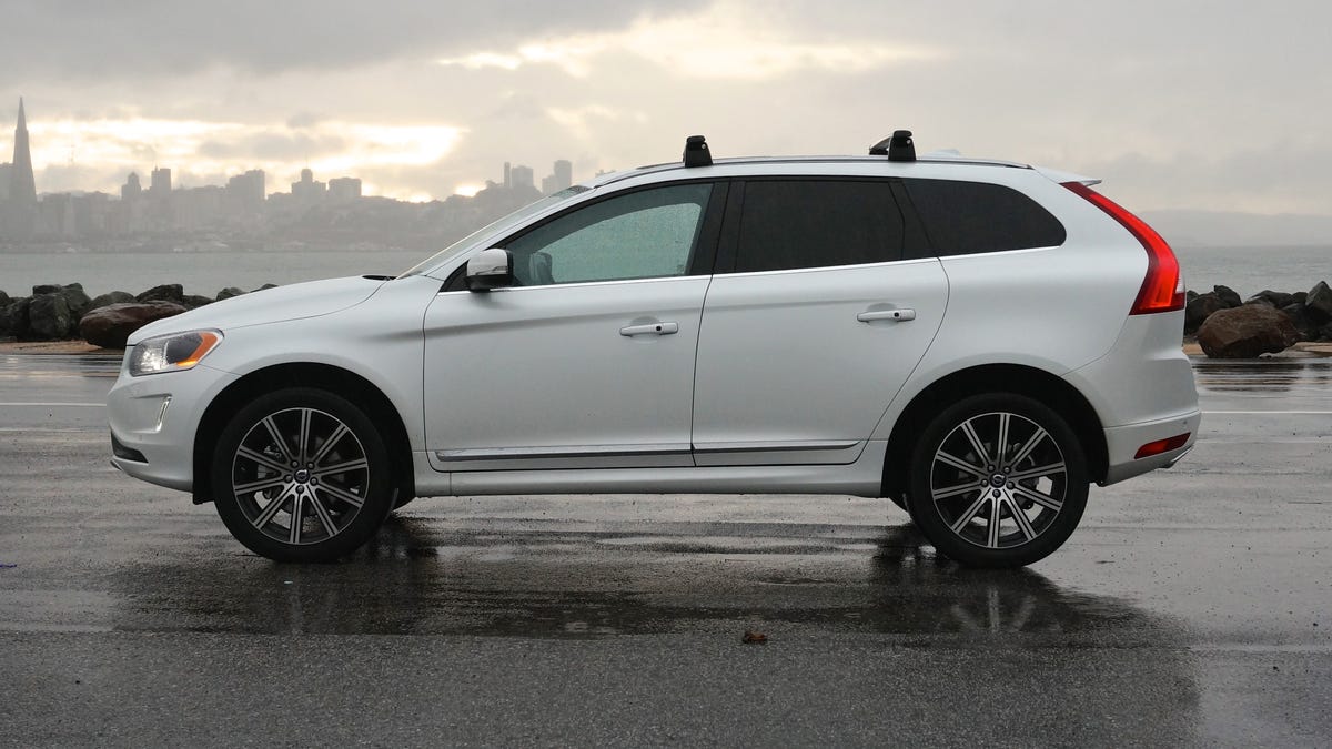 2015.5 Volvo XC60 T6 AWD review: This premium SUV is a safe choice in more  ways than one - CNET