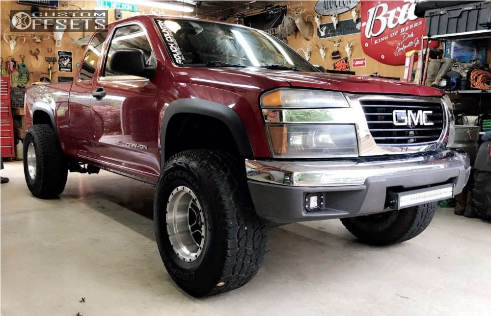 2004 GMC Canyon with 15x10 -44 Pacer Navigator and 33/12.5R15 Cooper  Discoverer AT3 and Leveling Kit | Custom Offsets