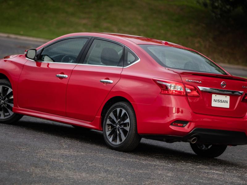 2017 Nissan Sentra Review, Pricing, and Specs