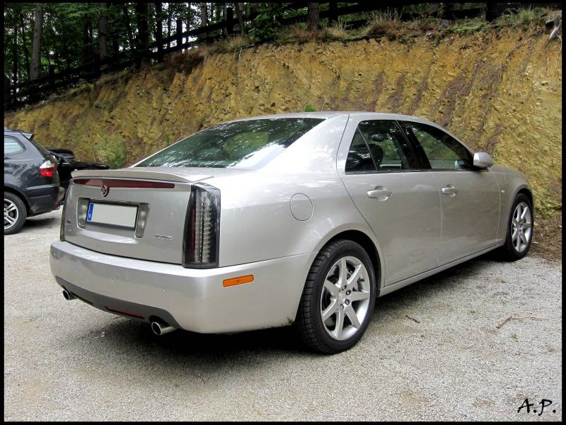 2005 Cadillac STS V8 - Sedan 4.6L V8 auto