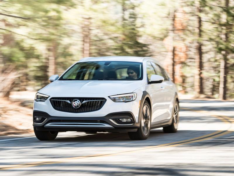 2019 Buick Regal TourX Review, Pricing, and Specs