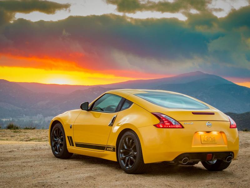 2018 Nissan 370Z Review, Pricing, and Specs